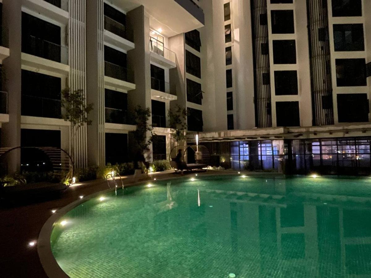 Sunset Seaview Studio Apartment At Kota Kinabalu City Centre Luaran gambar